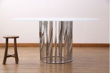 美品　Cassina(カッシーナ)　BOBOLI(ボボリ)　洗練されたデザインが美しさを放つラウンドテーブル(ダイニングテーブル)(定価約96万円)(R-049629)