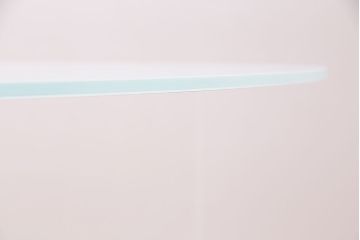 美品　Cassina(カッシーナ)　BOBOLI(ボボリ)　洗練されたデザインが美しさを放つラウンドテーブル(ダイニングテーブル)(定価約96万円)(R-049629)