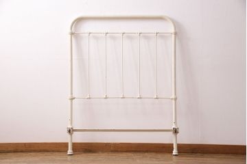 アンティーク家具　フランスアンティーク　ガーリーな空間づくりにおすすめなベッドフレーム(飾り棚、陳列棚、シングル)(R-049630)