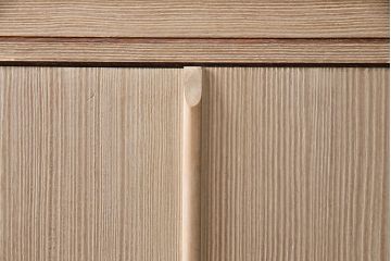 中古　美品　大型分割式　桑材のアクセントがおしゃれ!存在感と高級感あふれる加茂総桐箪笥(総桐たんす、総桐箪笥、衣装箪笥、着物箪笥、和タンス)(定価約180万円)(R-049637)