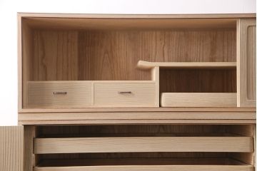 中古　美品　大型分割式　桑材のアクセントがおしゃれ!存在感と高級感あふれる加茂総桐箪笥(総桐たんす、総桐箪笥、衣装箪笥、着物箪笥、和タンス)(定価約180万円)(R-049637)