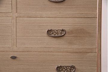 中古　美品　大型分割式　桑材のアクセントがおしゃれ!存在感と高級感あふれる加茂総桐箪笥(総桐たんす、総桐箪笥、衣装箪笥、着物箪笥、和タンス)(定価約180万円)(R-049637)