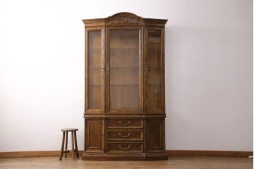 中古　美品　DREXEL HERITAGE(ドレクセルヘリテイジ)　TRYON MANOR(トライオンメナー)　格調高い佇まいが魅力の飾り棚(キャビネット、食器棚、収納棚)(定価約98万円)(R-049640)