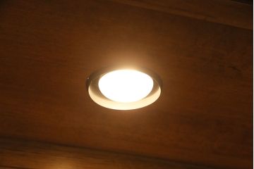 中古　美品　DREXEL HERITAGE(ドレクセルヘリテイジ)　TRYON MANOR(トライオンメナー)　格調高い佇まいが魅力の飾り棚(キャビネット、食器棚、収納棚)(定価約98万円)(R-049640)