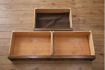 中古　美品　DREXEL HERITAGE(ドレクセルヘリテイジ)　TRYON MANOR(トライオンメナー)　格調高い佇まいが魅力の飾り棚(キャビネット、食器棚、収納棚)(定価約98万円)(R-049640)