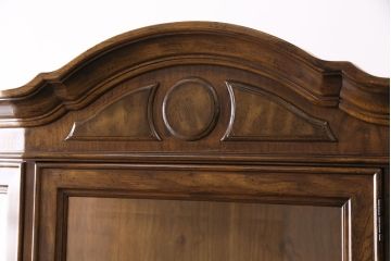 中古　美品　DREXEL HERITAGE(ドレクセルヘリテイジ)　TRYON MANOR(トライオンメナー)　格調高い佇まいが魅力の飾り棚(キャビネット、食器棚、収納棚)(定価約98万円)(R-049640)