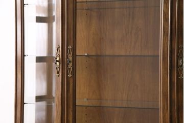 中古　美品　DREXEL HERITAGE(ドレクセルヘリテイジ)　TRYON MANOR(トライオンメナー)　格調高い佇まいが魅力の飾り棚(キャビネット、食器棚、収納棚)(定価約98万円)(R-049640)