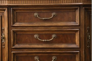 中古　美品　DREXEL HERITAGE(ドレクセルヘリテイジ)　TRYON MANOR(トライオンメナー)　格調高い佇まいが魅力の飾り棚(キャビネット、食器棚、収納棚)(定価約98万円)(R-049640)