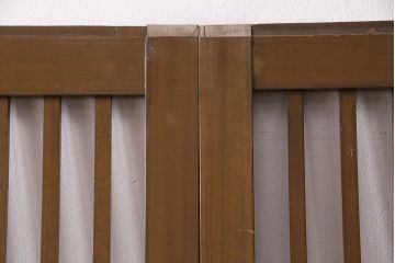 アンティーク建具　ペイント仕上げ限定　情緒漂う雰囲気づくりにおすすめのガラス入り格子戸2枚セット(引き戸、建具、玄関戸)(R-049641)