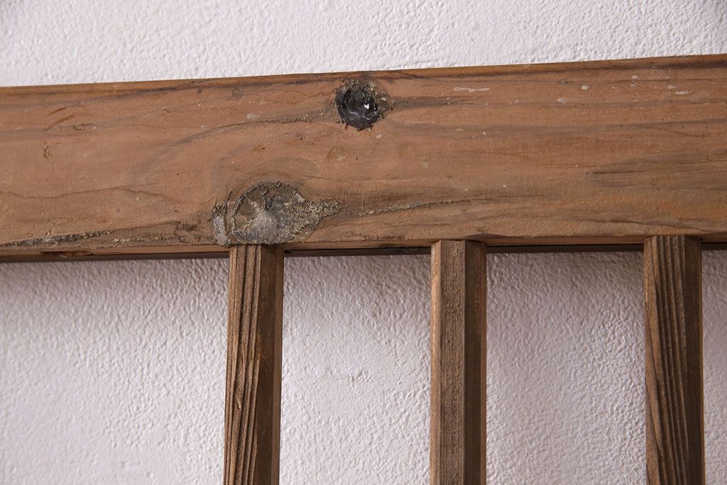 アンティーク建具　昭和初期　時を重ねた木の味わいが魅力の格子戸(玄関戸、引き戸、建具)(R-049642)