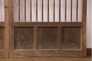 アンティーク建具　昭和初期　時を重ねた木の味わいが魅力の格子戸(玄関戸、引き戸、建具)(R-049642)