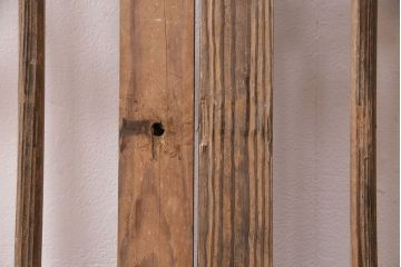 アンティーク建具　昭和初期　時を重ねた木の味わいが魅力の格子戸(玄関戸、引き戸、建具)(R-049642)