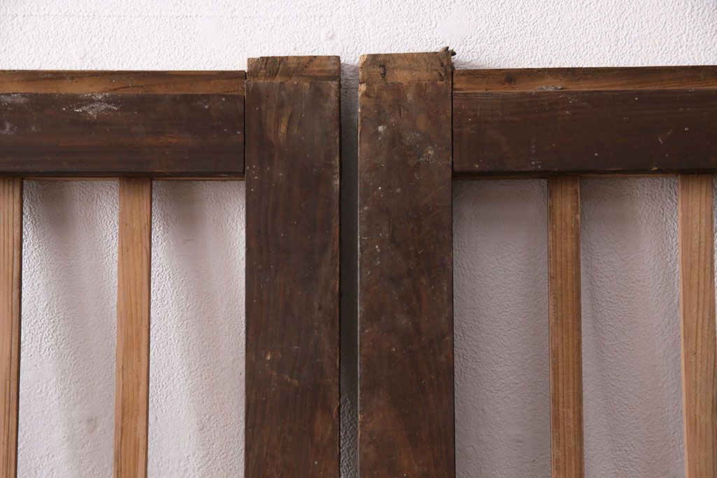 アンティーク建具　昭和初期　時を重ねた木の味わいが魅力の格子戸(玄関戸、引き戸、建具)(R-049642)