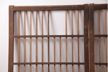 アンティーク建具　昭和初期　時を重ねた木の味わいが魅力の格子戸(玄関戸、引き戸、建具)(R-049642)