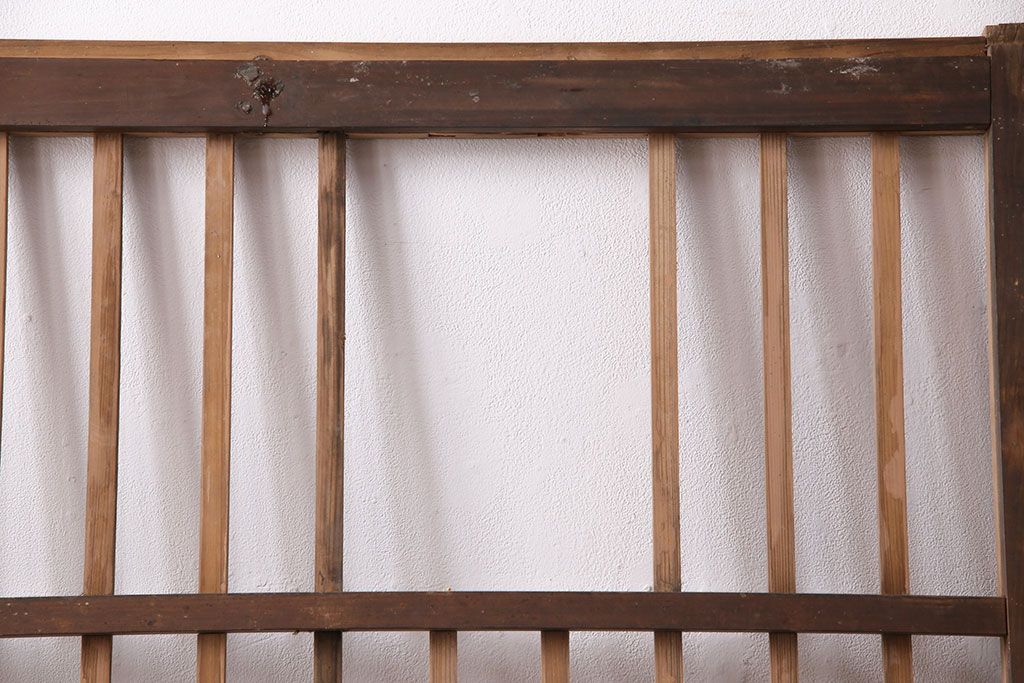 アンティーク建具　昭和初期　時を重ねた木の味わいが魅力の格子戸(玄関戸、引き戸、建具)(R-049642)