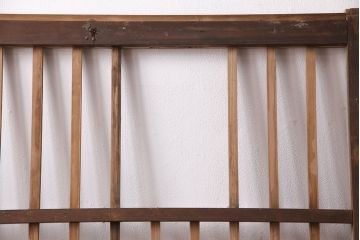 アンティーク建具　昭和初期　時を重ねた木の味わいが魅力の格子戸(玄関戸、引き戸、建具)(R-049642)