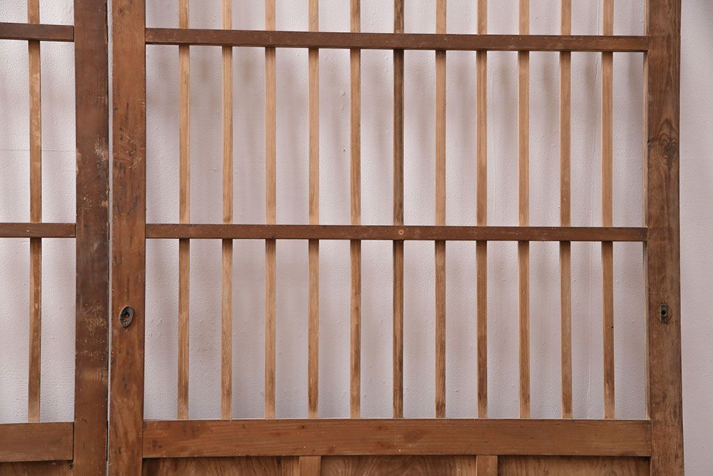 アンティーク建具　昭和初期　時を重ねた木の味わいが魅力の格子戸(玄関戸、引き戸、建具)(R-049642)