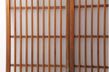 アンティーク建具　和製アンティーク　ペイント仕上げ限定　シンプルなデザインの格子戸2枚セット(建具、引き戸、玄関戸)(R-049648)