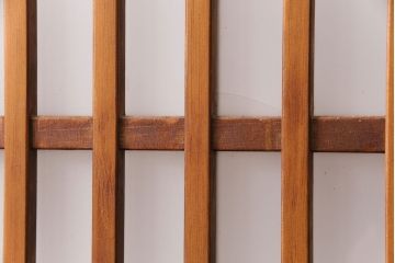 アンティーク建具　和製アンティーク　ペイント仕上げ限定　シンプルなデザインの格子戸2枚セット(建具、引き戸、玄関戸)(R-049648)