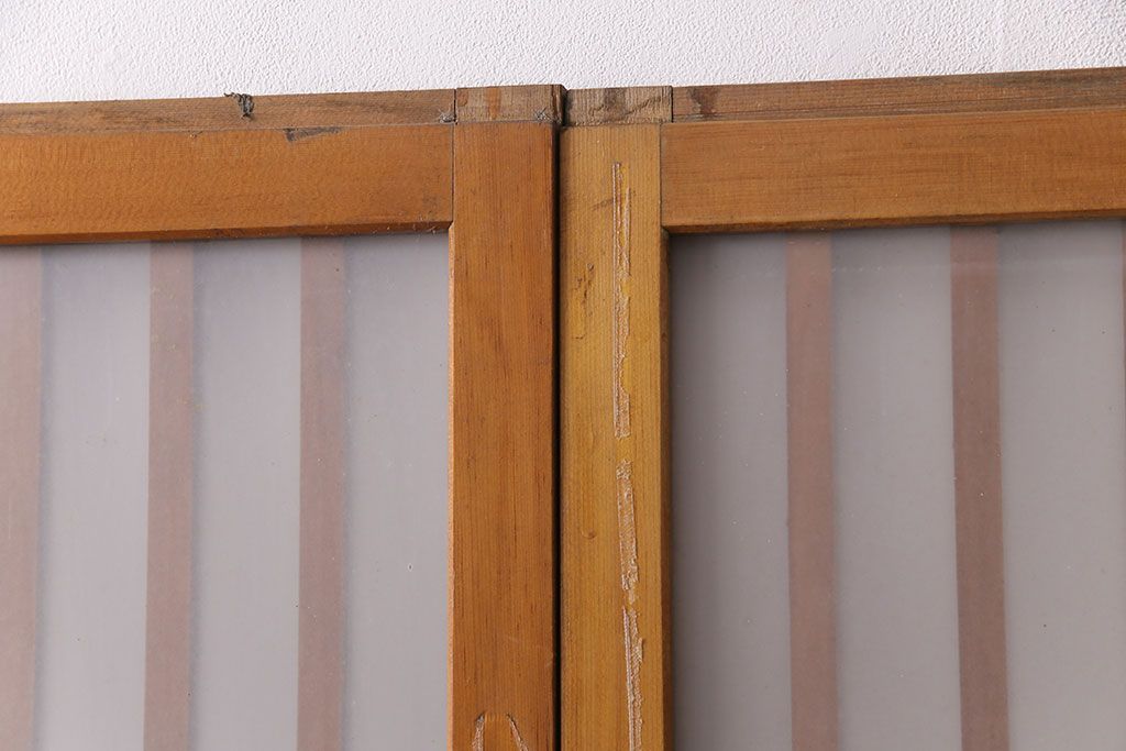 アンティーク建具　和製アンティーク　ペイント仕上げ限定　シンプルなデザインの格子戸2枚セット(建具、引き戸、玄関戸)(R-049648)