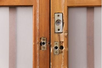 アンティーク建具　和製アンティーク　ペイント仕上げ限定　シンプルなデザインの格子戸2枚セット(建具、引き戸、玄関戸)(R-049648)