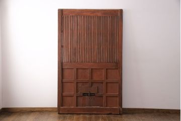 アンティーク建具　最上級品!　富山産　総欅材　立派な金具が目を引く蔵戸(玄関戸、引き戸)(R-049652)