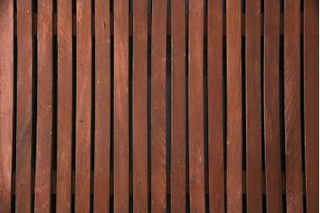 アンティーク建具　最上級品!　富山産　総欅材　立派な金具が目を引く蔵戸(玄関戸、引き戸)(R-049652)