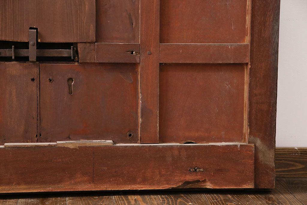 アンティーク建具　最上級品!　富山産　総欅材　立派な金具が目を引く蔵戸(玄関戸、引き戸)(R-049652)