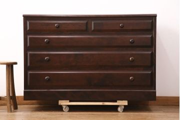 中古　北海道民芸家具　取り入れやすいサイズが嬉しい!落ち着きのある大人の空間を演出するローチェスト(引き出し、ローボード)(R-049653)