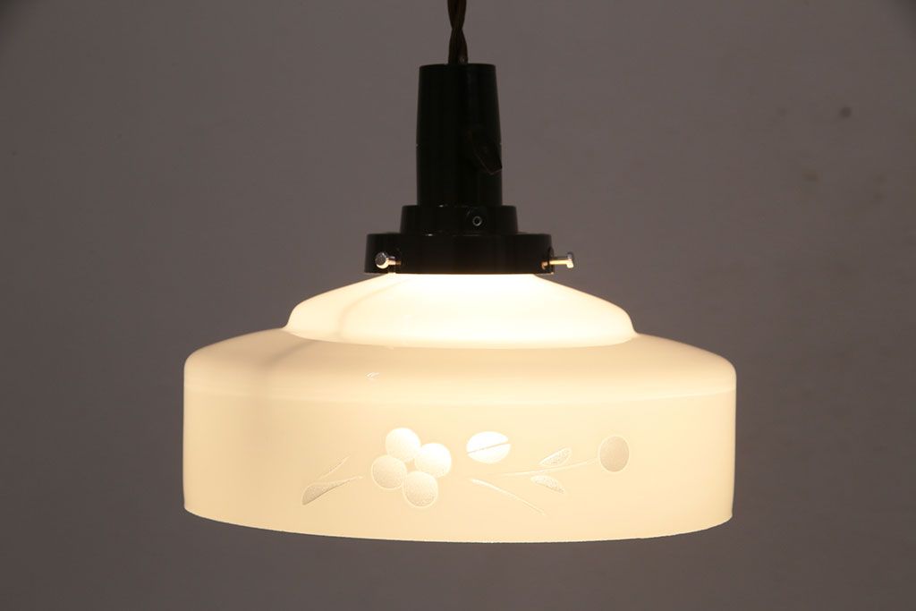 アンティーク照明　お花のモチーフがレトロな天井照明(吊り下げ照明、ペンダントライト)(R-049654)