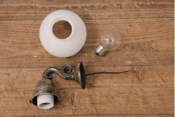 アンティーク照明　昭和中期　ブラケットの風合いが魅力のウォールランプ(壁付け照明、壁掛け照明)(R-049658)