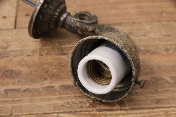 アンティーク照明　昭和中期　ブラケットの風合いが魅力のウォールランプ(壁付け照明、壁掛け照明)(R-049658)