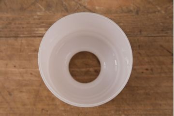 アンティーク照明　昭和初期　ブラケットの風合いとシンプルなシェードがレトロな雰囲気を醸しだすウォールランプ(壁付け照明、壁掛け照明)(R-049659)