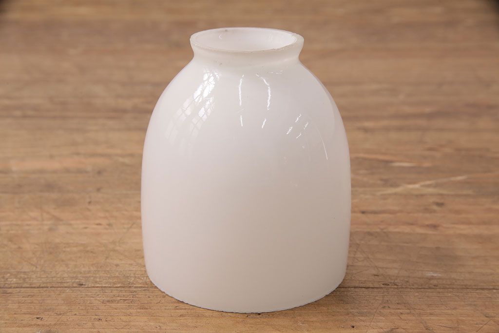 アンティーク照明　昭和初期　ブラケットの風合いとシンプルなシェードがレトロな雰囲気を醸しだすウォールランプ(壁付け照明、壁掛け照明)(R-049660)