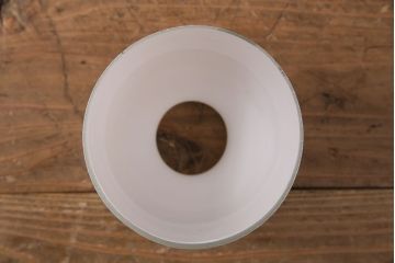 アンティーク照明　昭和初期　ブラケットの風合いとシンプルなシェードがレトロな雰囲気を醸しだすウォールランプ(壁付け照明、壁掛け照明)(R-049660)