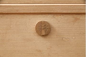 中古　伝統工芸品　長谷川進之介作　衣装盆・かくし付き　品のある佇まいが魅力の加茂総桐箪笥(胴厚、総桐たんす、和タンス、衣装箪笥、着物箪笥)(定価約120万円)(R-049668)