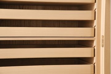 中古　伝統工芸品　長谷川進之介作　衣装盆・かくし付き　品のある佇まいが魅力の加茂総桐箪笥(胴厚、総桐たんす、和タンス、衣装箪笥、着物箪笥)(定価約120万円)(R-049668)