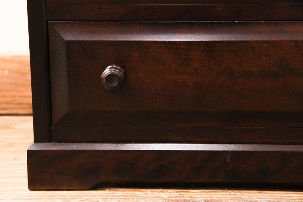 中古　美品　北海道民芸家具　コンパクトサイズが嬉しい!落ち着きある大人の空間づくりにおすすめのサイドチェスト(引き出し、小物収納)(R-049684)