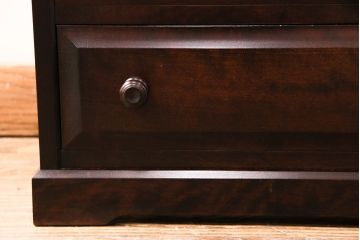 中古　美品　北海道民芸家具　コンパクトサイズが嬉しい!落ち着きある大人の空間づくりにおすすめのサイドチェスト(引き出し、小物収納)(R-049684)