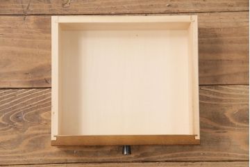 中古　美品　カリモク家具(karimoku)　コロニアルシリーズ　クラシカルな佇まいが魅力のライティングビューロー(簿記机、在宅ワーク、在宅用ワークデスク)(R-049685)