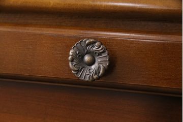 中古　美品　カリモク家具(karimoku)　コロニアルシリーズ　クラシカルな佇まいが魅力のライティングビューロー(簿記机、在宅ワーク、在宅用ワークデスク)(R-049685)