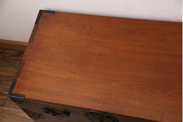 中古　民芸家具　和モダンな空間におすすめ!前面栗材製の整理箪笥(チェスト、衣装タンス、引き出し、収納箪笥)(R-049686)