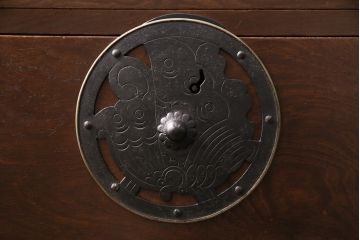 中古　民芸家具　和モダンな空間におすすめ!前面栗材製の整理箪笥(チェスト、衣装タンス、引き出し、収納箪笥)(R-049686)