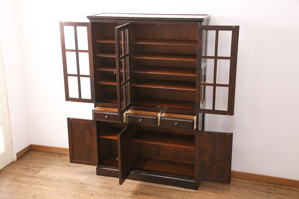 中古　北海道民芸家具　HM165K　高級感漂う上品な佇まいの食器棚(飾り棚、収納棚、カップボード、キャビネット)(定価約43万円)(R-049687)