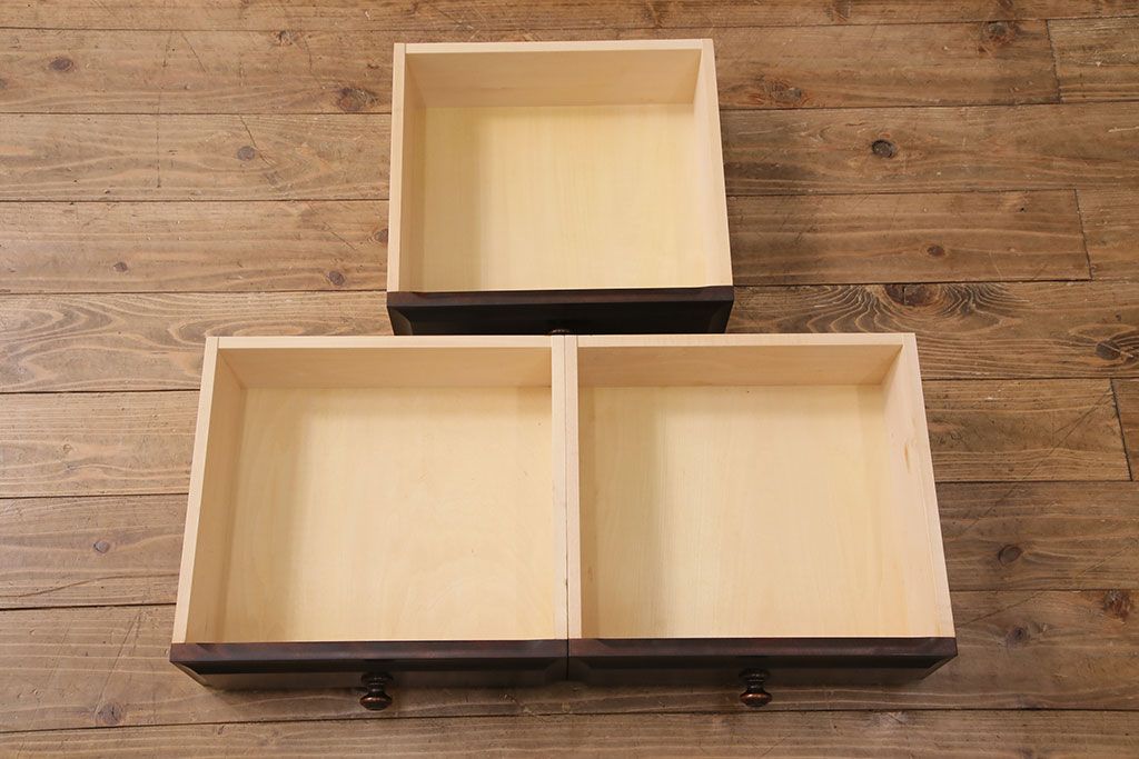 中古　北海道民芸家具　HM165K　高級感漂う上品な佇まいの食器棚(飾り棚、収納棚、カップボード、キャビネット)(定価約43万円)(R-049687)