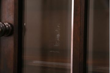 中古　北海道民芸家具　HM165K　高級感漂う上品な佇まいの食器棚(飾り棚、収納棚、カップボード、キャビネット)(定価約43万円)(R-049687)