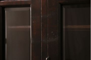 中古　北海道民芸家具　HM165K　高級感漂う上品な佇まいの食器棚(飾り棚、収納棚、カップボード、キャビネット)(定価約43万円)(R-049687)