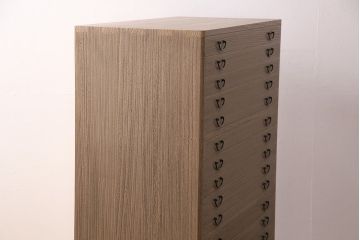 中古　美品　引き出し15杯!シンプルな引手で上品な雰囲気を醸しだす加茂総桐箪笥(総桐たんす、呉服箪笥、着物箪笥、引き出し)(定価約48万円)(R-049689)