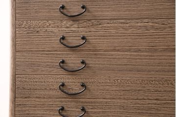 中古　美品　引き出し15杯!シンプルな引手で上品な雰囲気を醸しだす加茂総桐箪笥(総桐たんす、呉服箪笥、着物箪笥、引き出し)(定価約48万円)(R-049689)