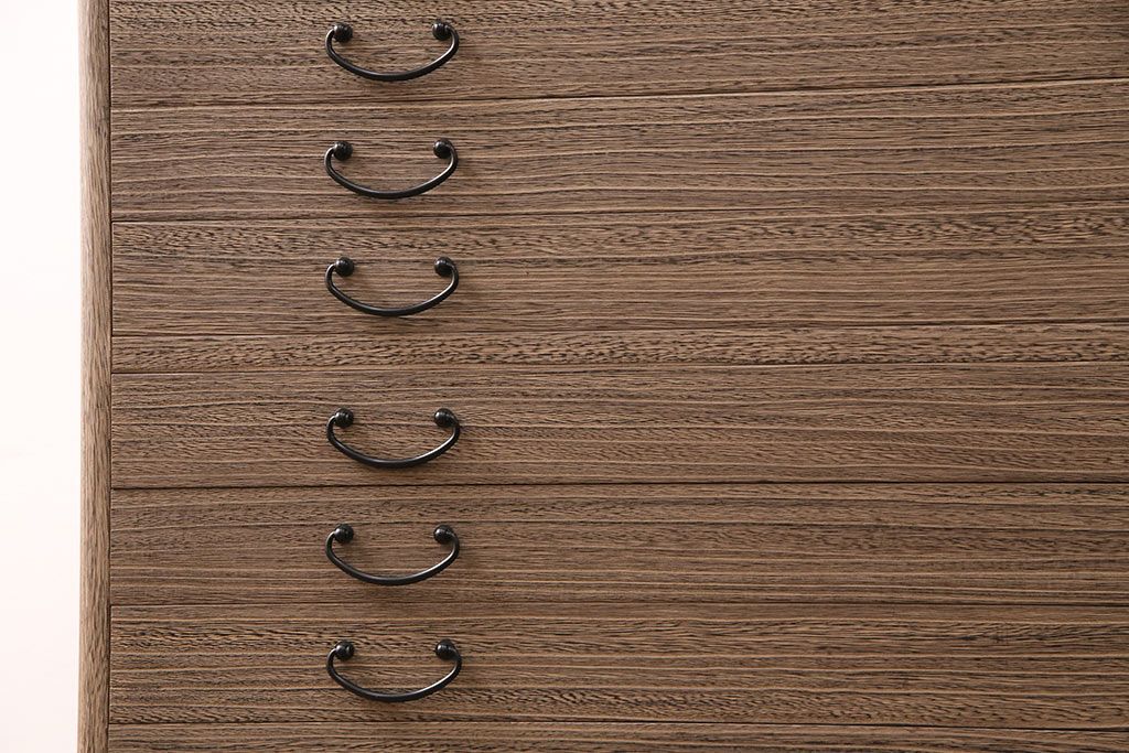 中古　美品　引き出し15杯!シンプルな引手で上品な雰囲気を醸しだす加茂総桐箪笥(総桐たんす、呉服箪笥、着物箪笥、引き出し)(定価約48万円)(R-049689)